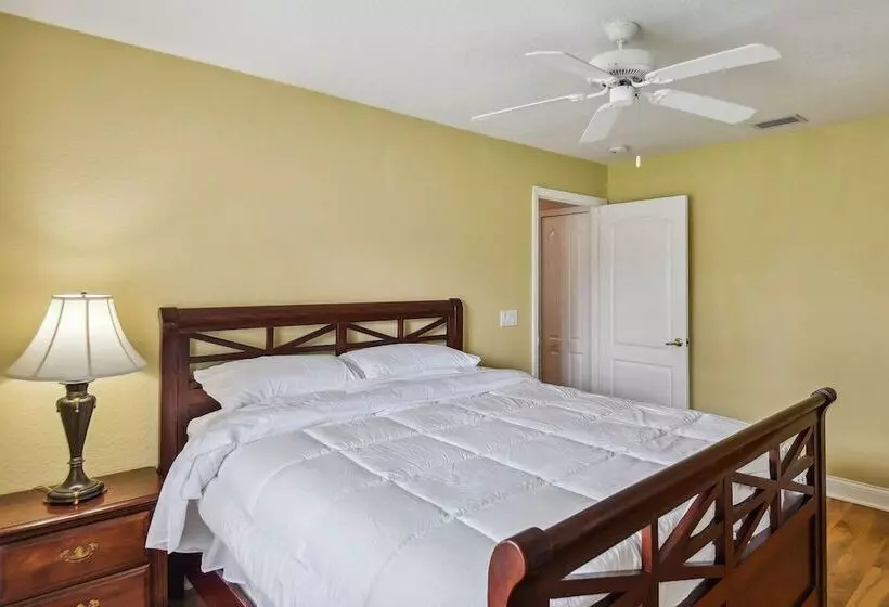 Palm Coast Escape: Screened Lanai, Saltwater Pool!