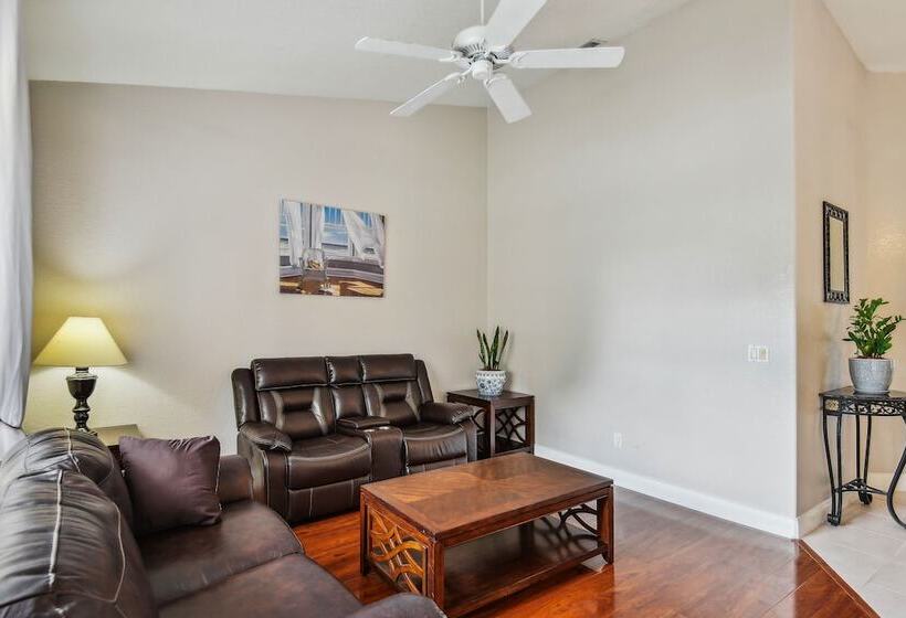 Palm Coast Escape: Screened Lanai, Saltwater Pool!