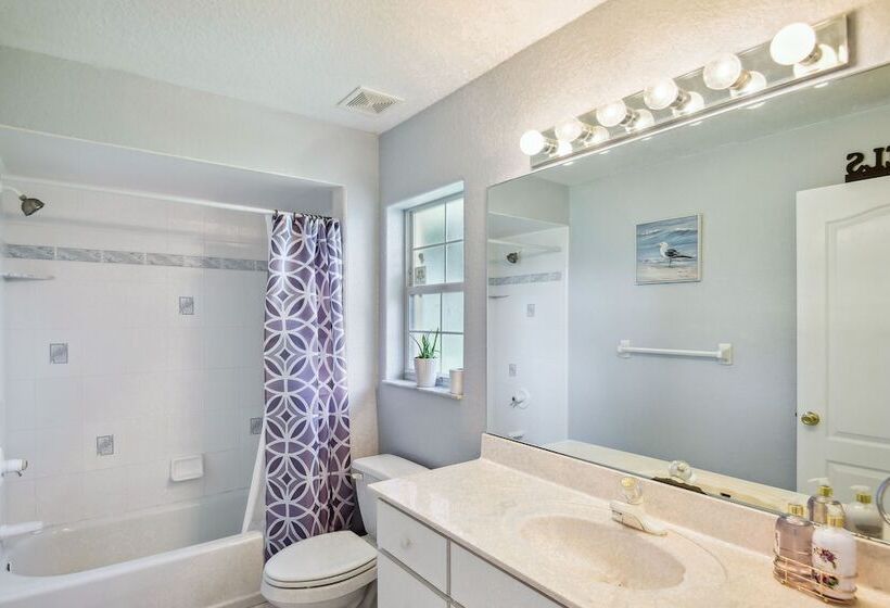 Palm Coast Escape: Screened Lanai, Saltwater Pool!