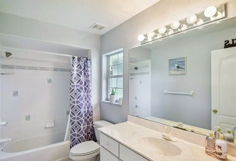 Palm Coast Escape: Screened Lanai, Saltwater Pool!