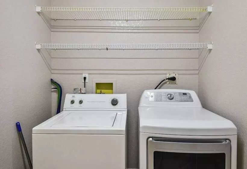 Palm Coast Escape: Screened Lanai, Saltwater Pool!