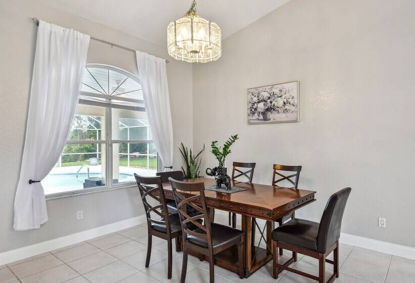 Palm Coast Escape: Screened Lanai, Saltwater Pool!