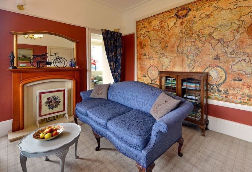 Pensione The Poplars Guest House