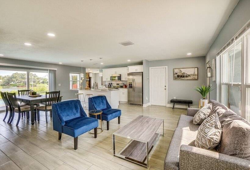 Poolside Paradise: Port Richey Retreat W/ Patio!