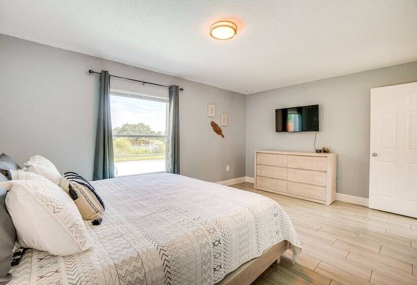 Poolside Paradise: Port Richey Retreat W/ Patio!