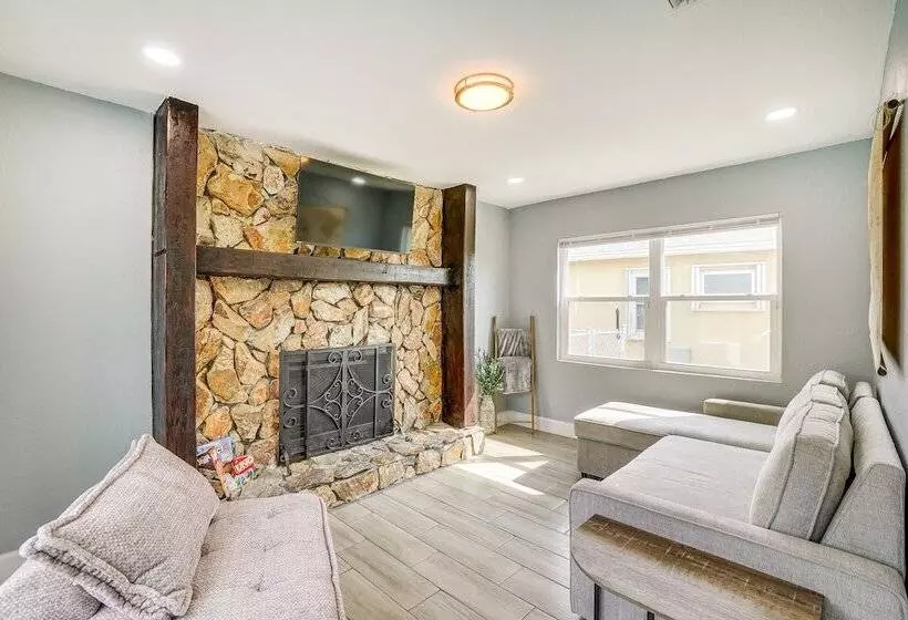Poolside Paradise: Port Richey Retreat W/ Patio!