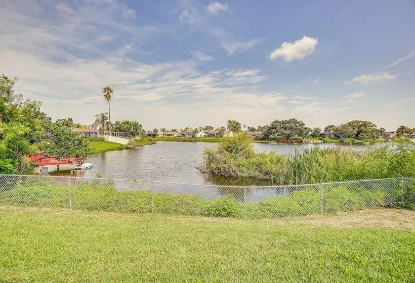 Poolside Paradise: Port Richey Retreat W/ Patio!