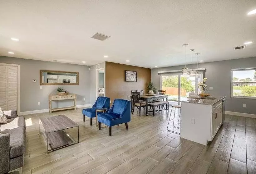 Poolside Paradise: Port Richey Retreat W/ Patio!