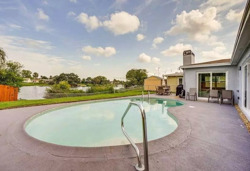 Poolside Paradise: Port Richey Retreat W/ Patio!