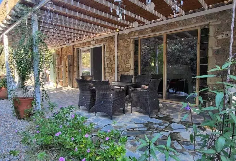 レジデンス Eco Secluded Hand Built Stone House In An Oasis