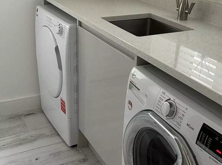 Residenssi Impeccable 4 Bed House In Trearddur Bay