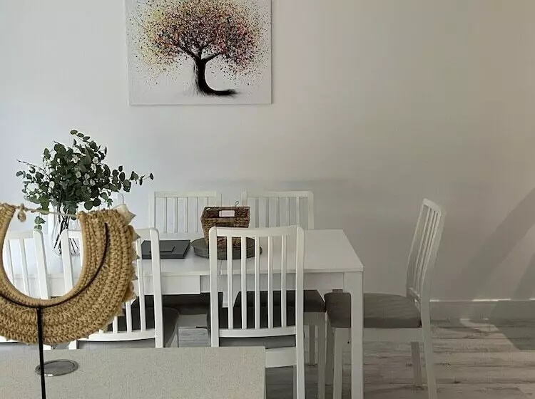 Residenssi Impeccable 4 Bed House In Trearddur Bay