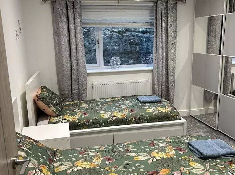 Residenssi Impeccable 4 Bed House In Trearddur Bay