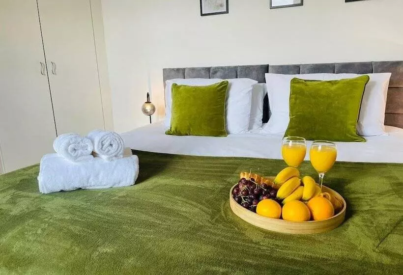 Residenssi Lovely 4 Bed House In Luton