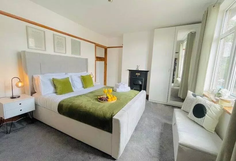 Residenssi Lovely 4 Bed House In Luton