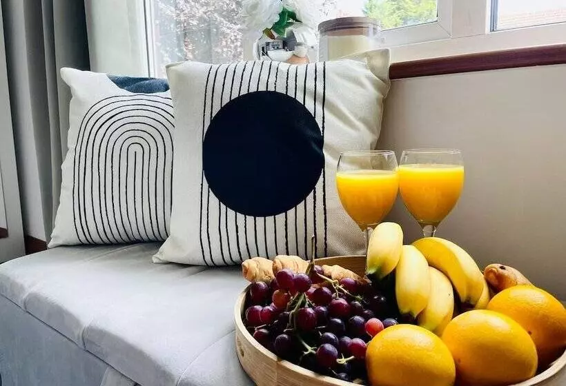 Residenssi Lovely 4 Bed House In Luton