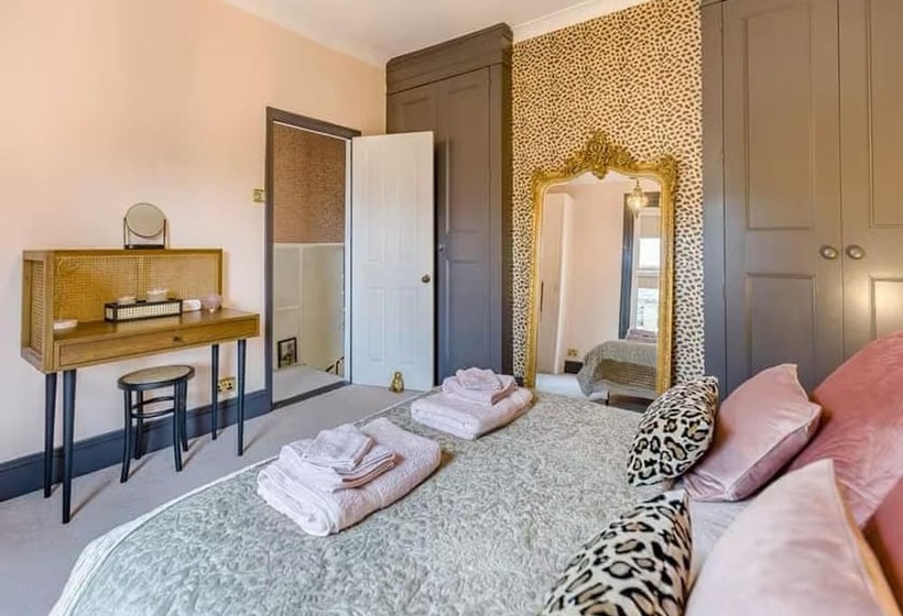 اقامتگاه Romantic 1 Bed House In Whitstable Real Gem !