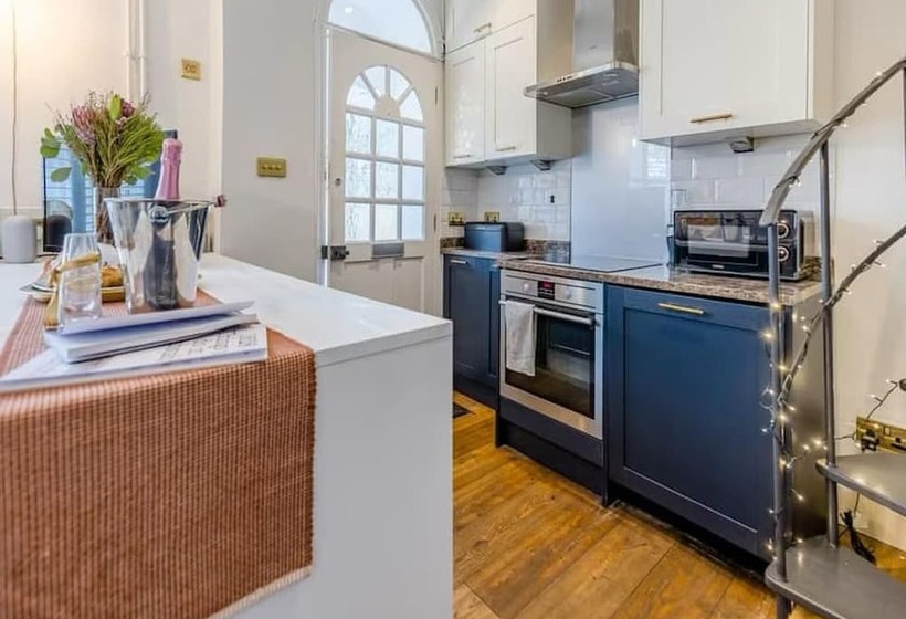 اقامتگاه Romantic 1 Bed House In Whitstable Real Gem !