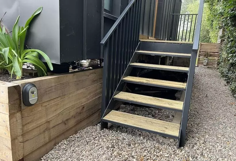 River View Guest House, Jacuzzi, Boat, Fire Hire