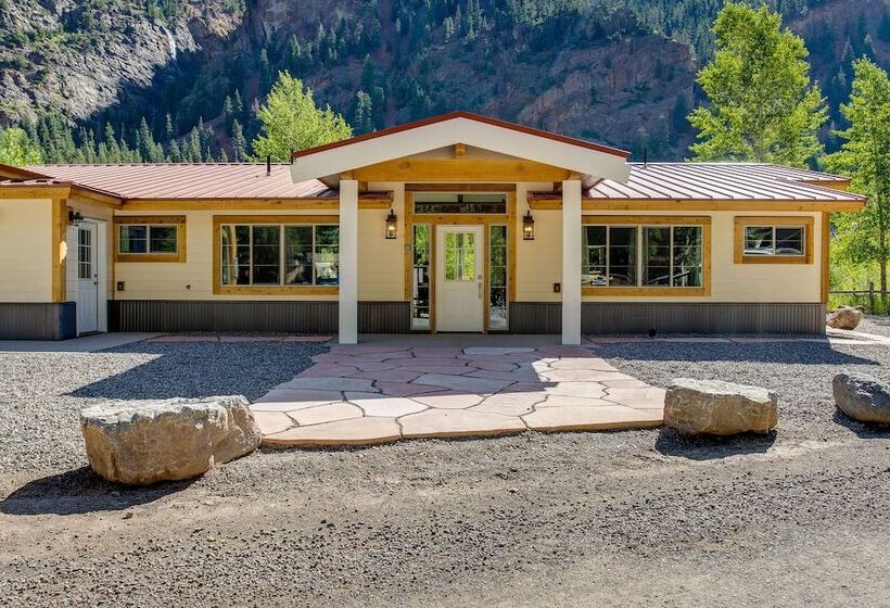 Riverfront Ouray Vacation Home ~ 1 Mi To Downtown!