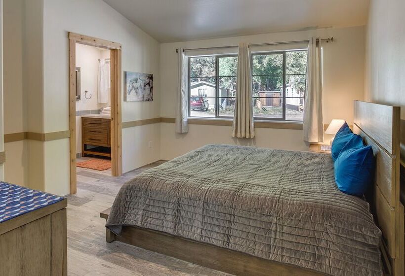 Riverfront Ouray Vacation Home ~ 1 Mi To Downtown!