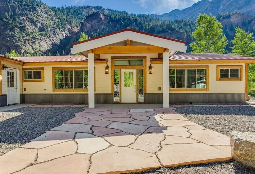 Riverfront Ouray Vacation Home ~ 1 Mi To Downtown!