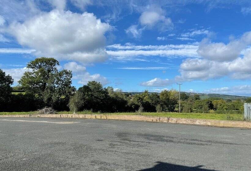 Royal Oak Country Inn And Restaurant