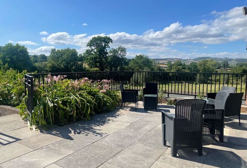 Royal Oak Country Inn And Restaurant