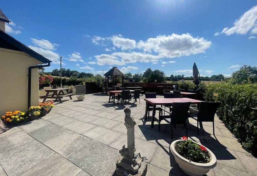 Royal Oak Country Inn And Restaurant