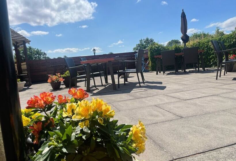 Royal Oak Country Inn And Restaurant