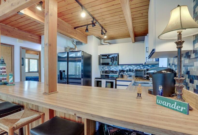 Scenic Siesta Key Home ~ 1 Mi To Village & Beach!