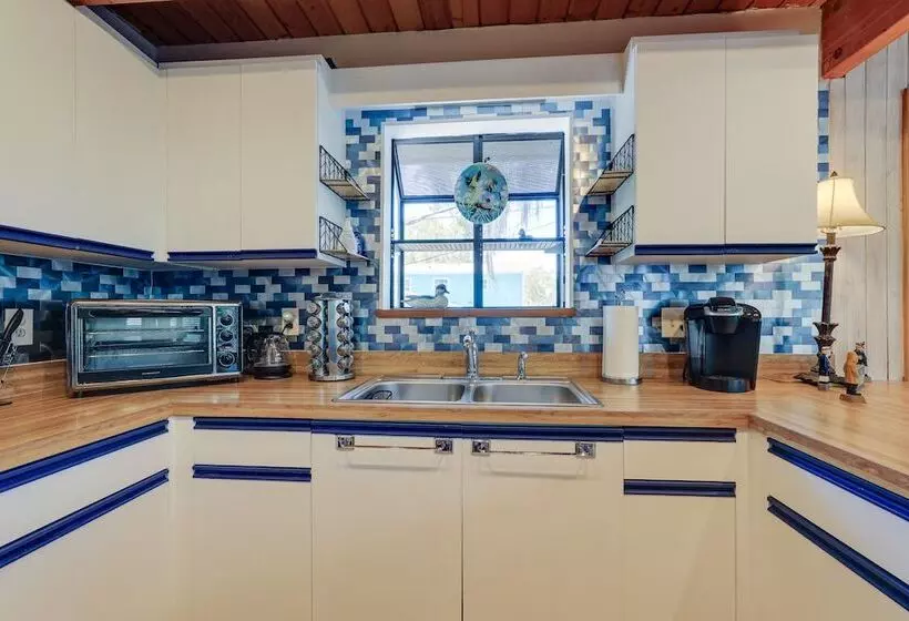 Scenic Siesta Key Home ~ 1 Mi To Village & Beach!