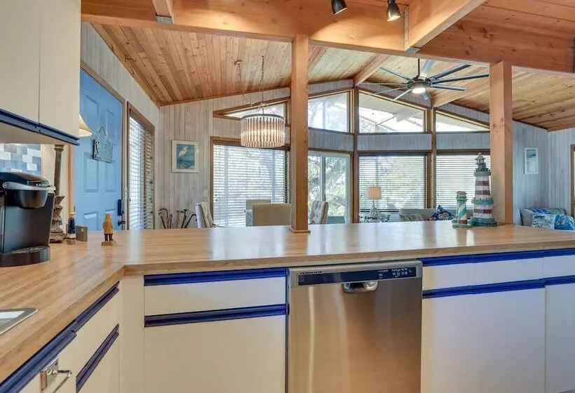 Scenic Siesta Key Home ~ 1 Mi To Village & Beach!