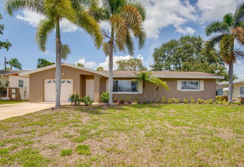 Seminole House W/ 2 Covered Lanais & Gas Grill!