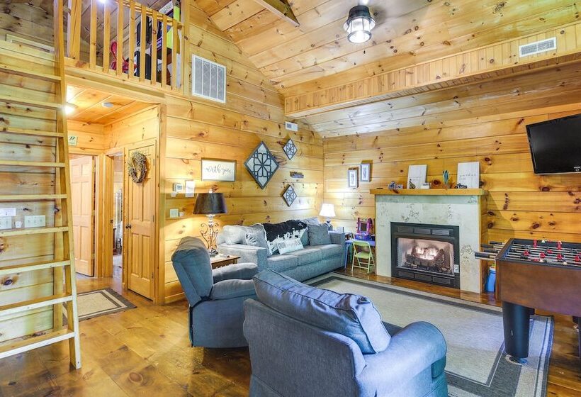Sevierville Cabin W/ Hot Tub & Outdoor Amenities!