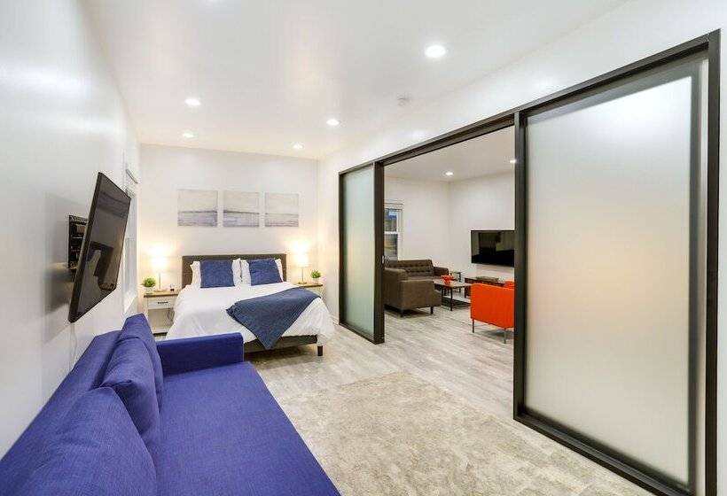 South Haven Oasis Private Hot Tub, Pool & Grill!