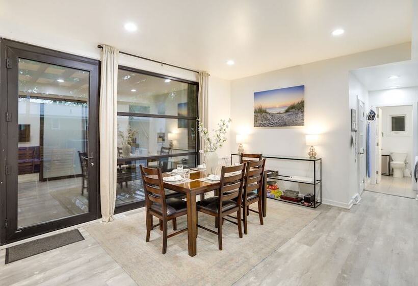 South Haven Oasis Private Hot Tub, Pool & Grill!