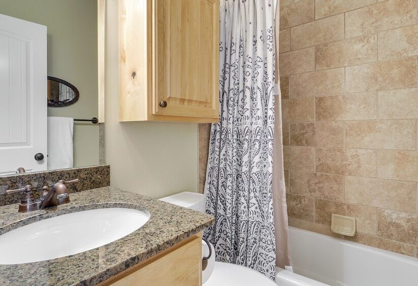 Spacious Utah Retreat W/ Deck, Grill & Fire Pit!