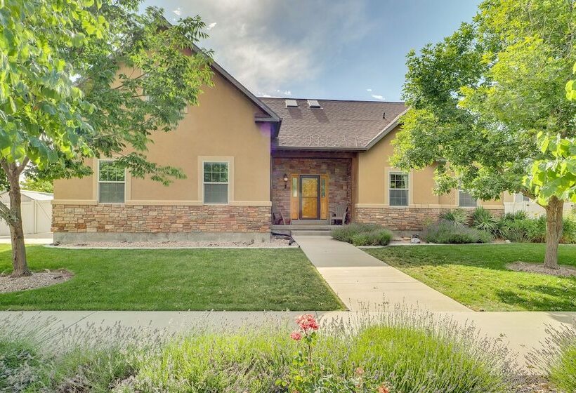Spacious Utah Retreat W/ Deck, Grill & Fire Pit!
