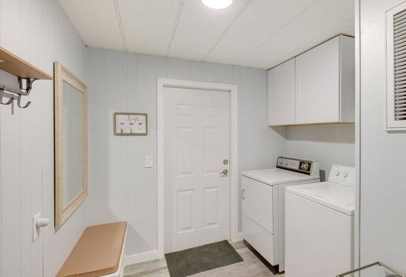 Sun Lakes Vacation Rental: Bbq Grill & Pool Access