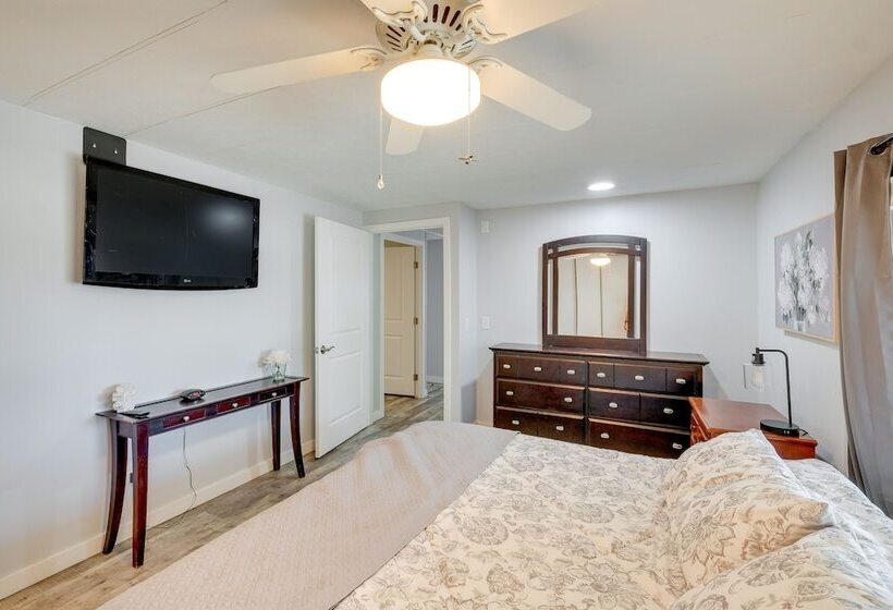 Sun Lakes Vacation Rental: Bbq Grill & Pool Access