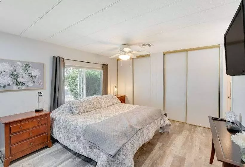 Sun Lakes Vacation Rental: Bbq Grill & Pool Access