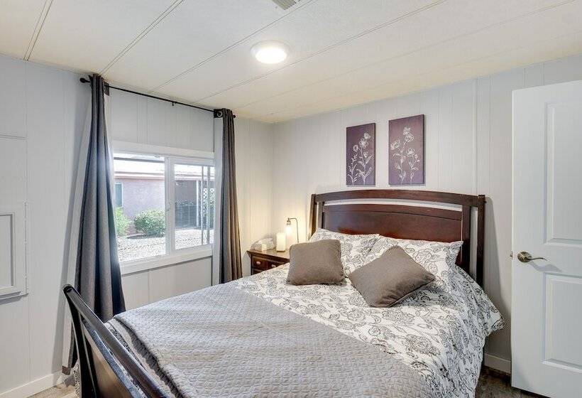 Sun Lakes Vacation Rental: Bbq Grill & Pool Access