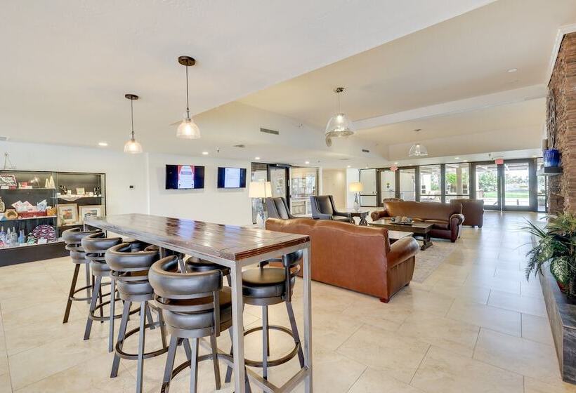 Sun Lakes Vacation Rental: Bbq Grill & Pool Access