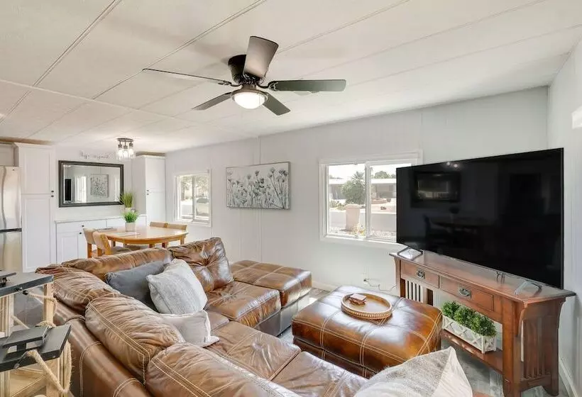 Sun Lakes Vacation Rental: Bbq Grill & Pool Access