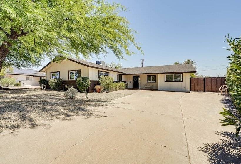 Sunny Arizona Retreat W/ Pool Table, Grill & Patio