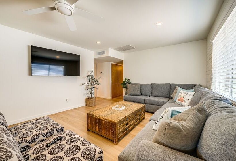 Sunny Arizona Retreat W/ Pool Table, Grill & Patio