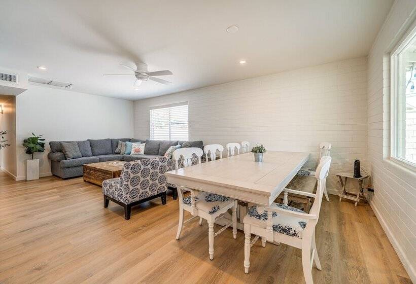 Sunny Arizona Retreat W/ Pool Table, Grill & Patio