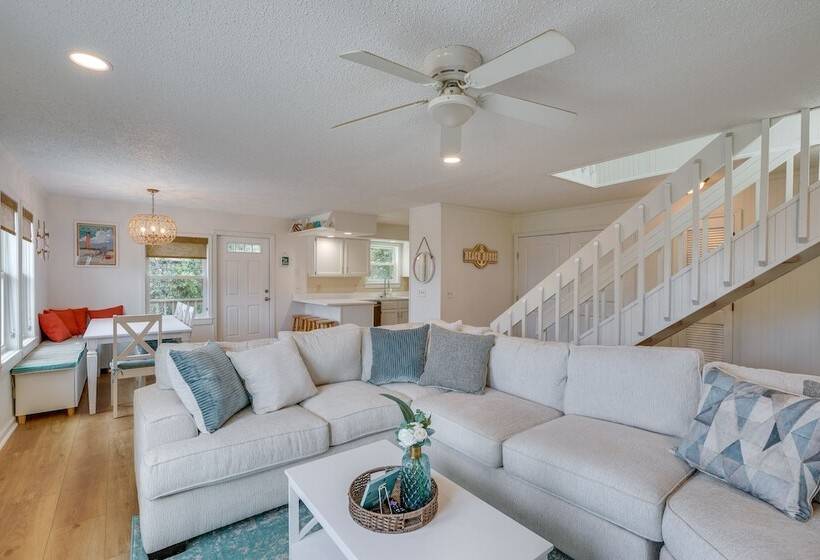 Sunny Corolla Home: Walk To Beach!