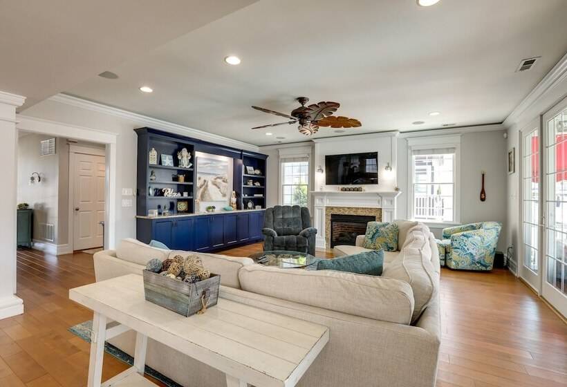 Waterfront Ocean City Escape W/ Large Deck, Pool!